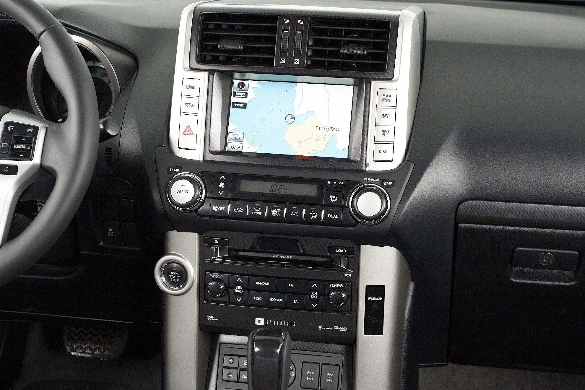 Toyota Land Cruiser Prado 2011, серый