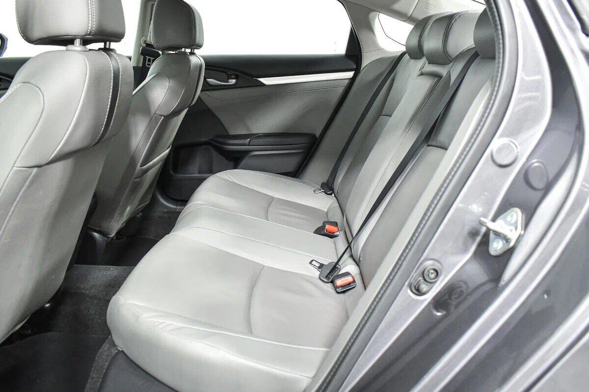 Honda Civic 2018, серый
