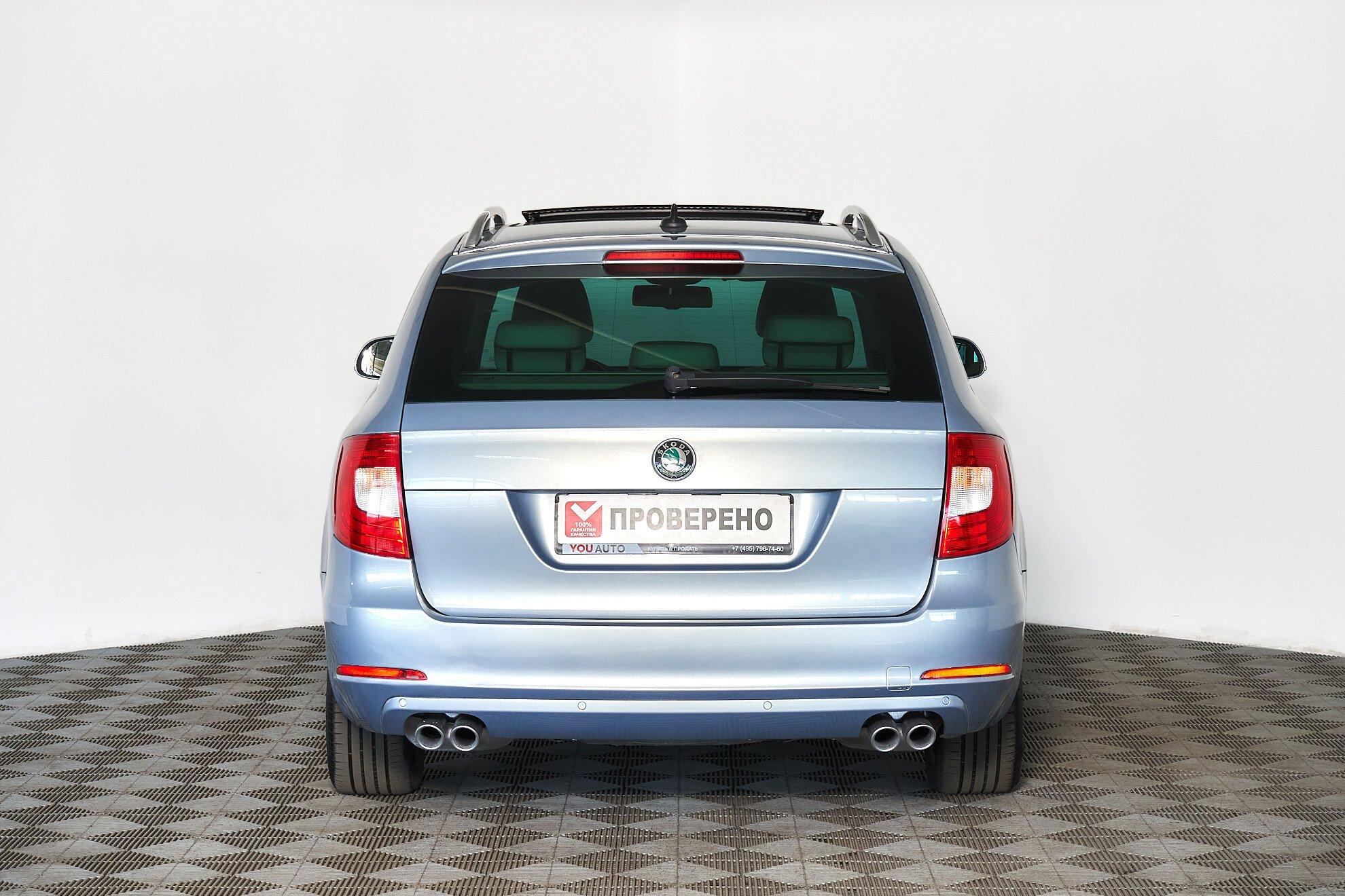 Skoda Superb 2011, голубой