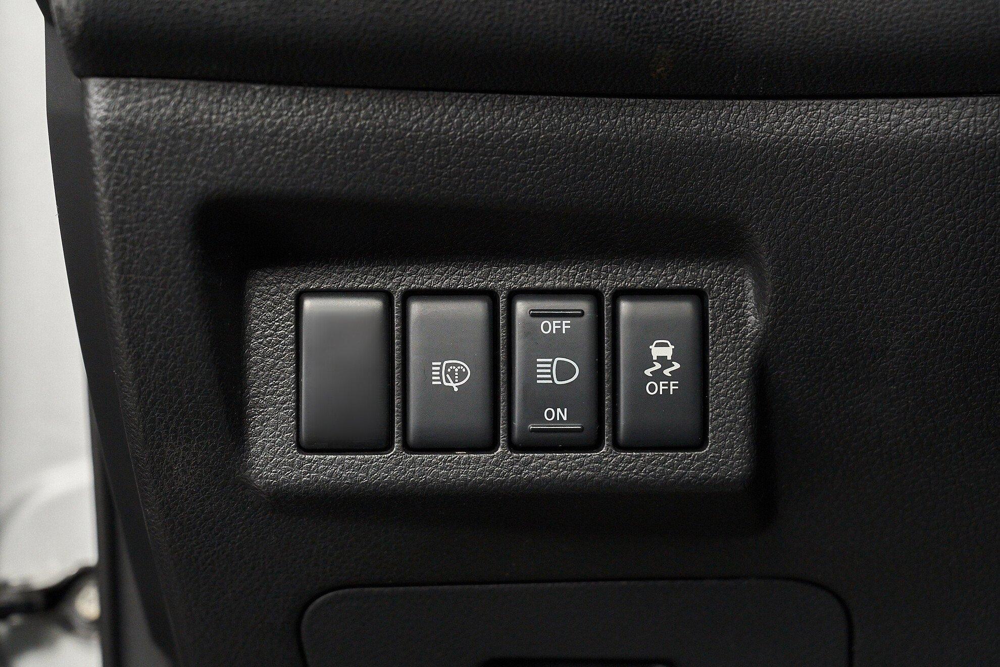 Nissan X-Trail 2011, серебряный