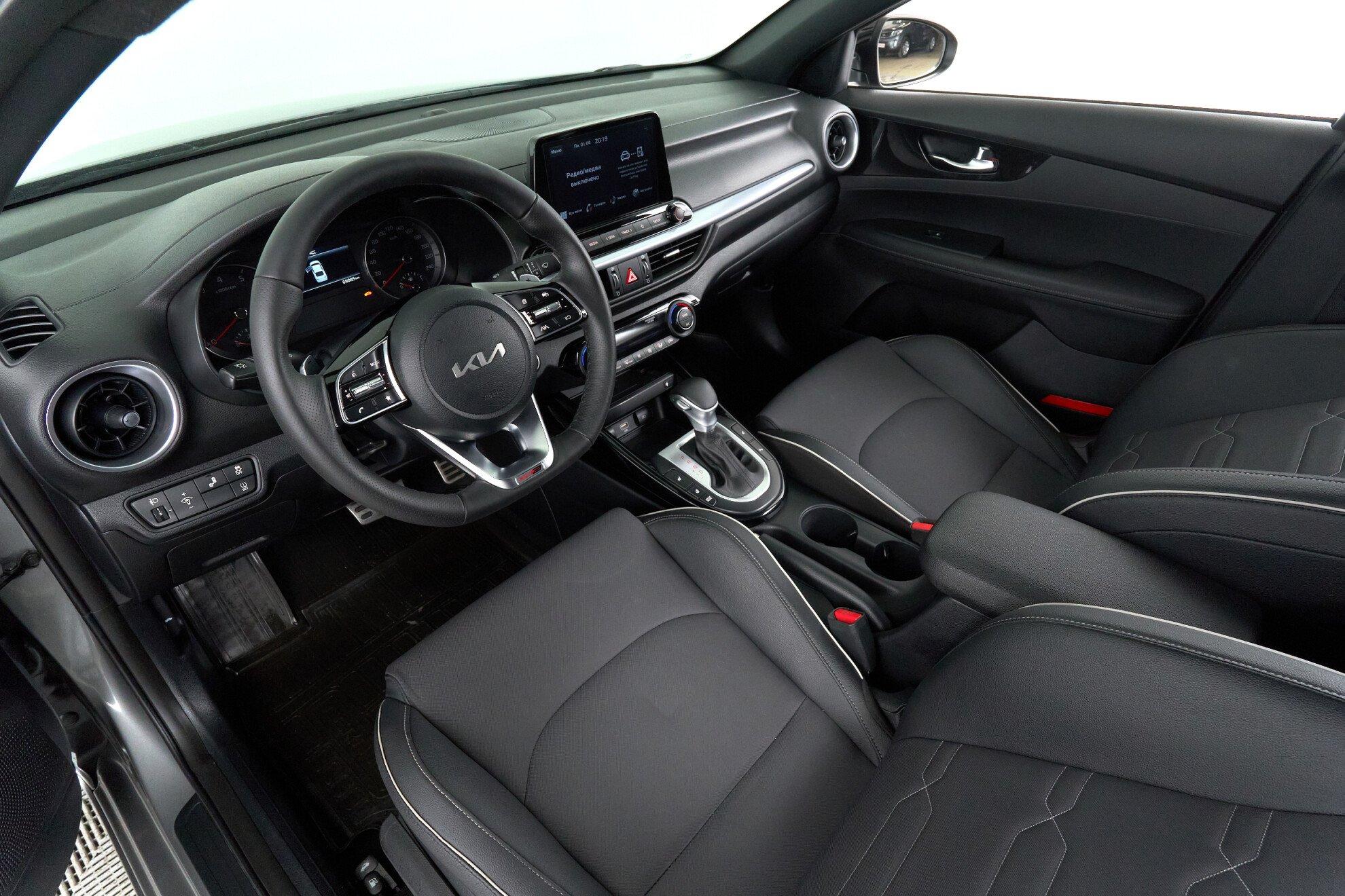 Kia Cerato 2021, серый