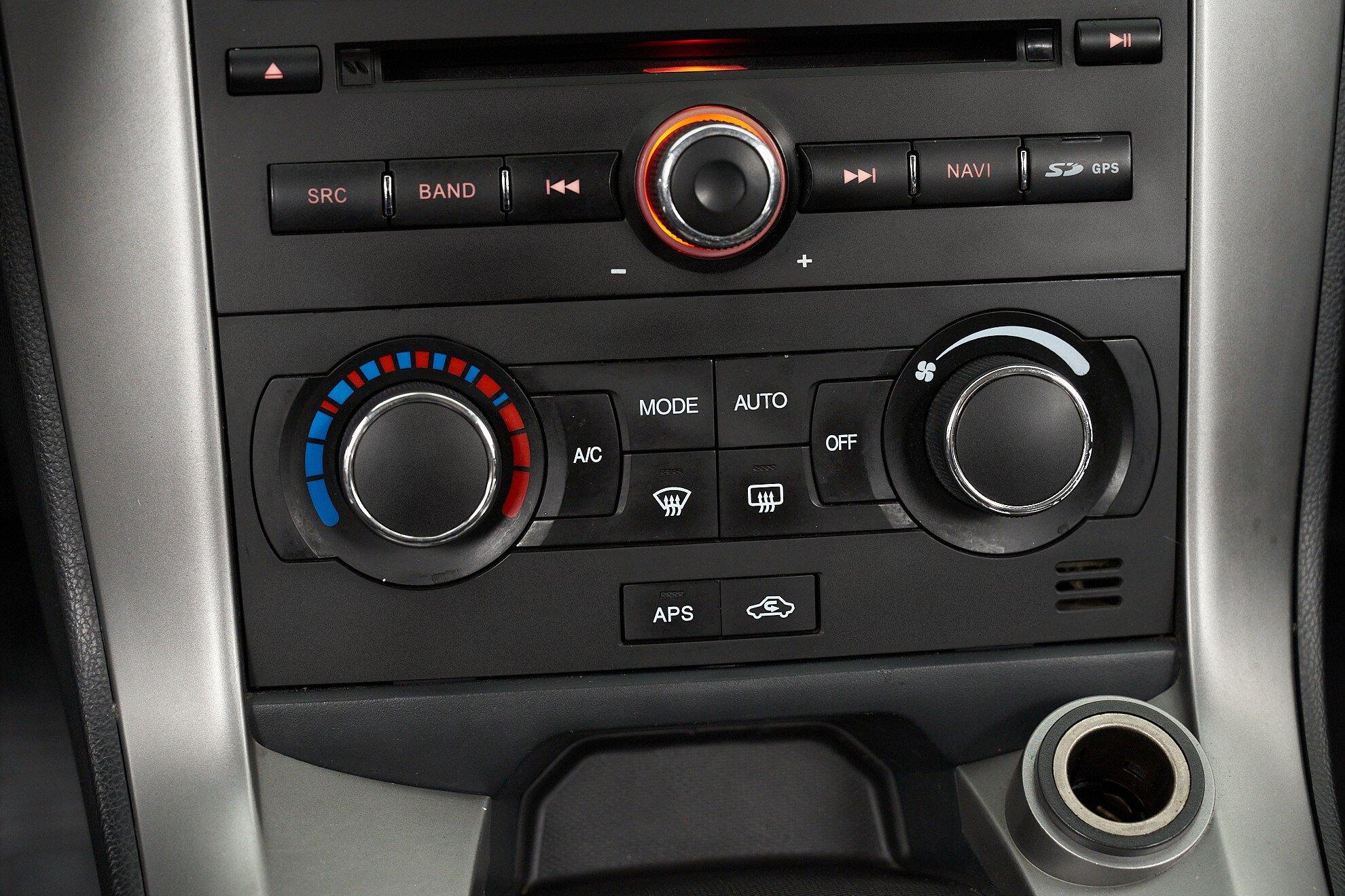 Chevrolet Captiva 2013, белый