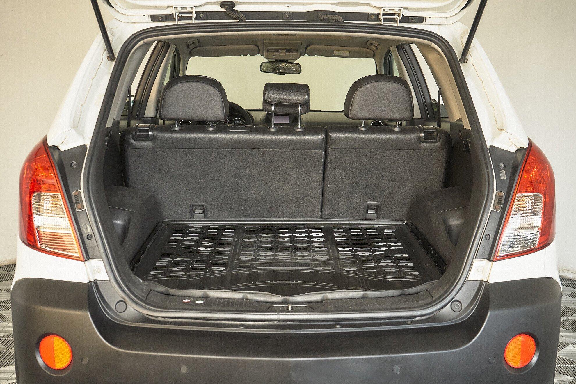 Opel Antara 2013, белый