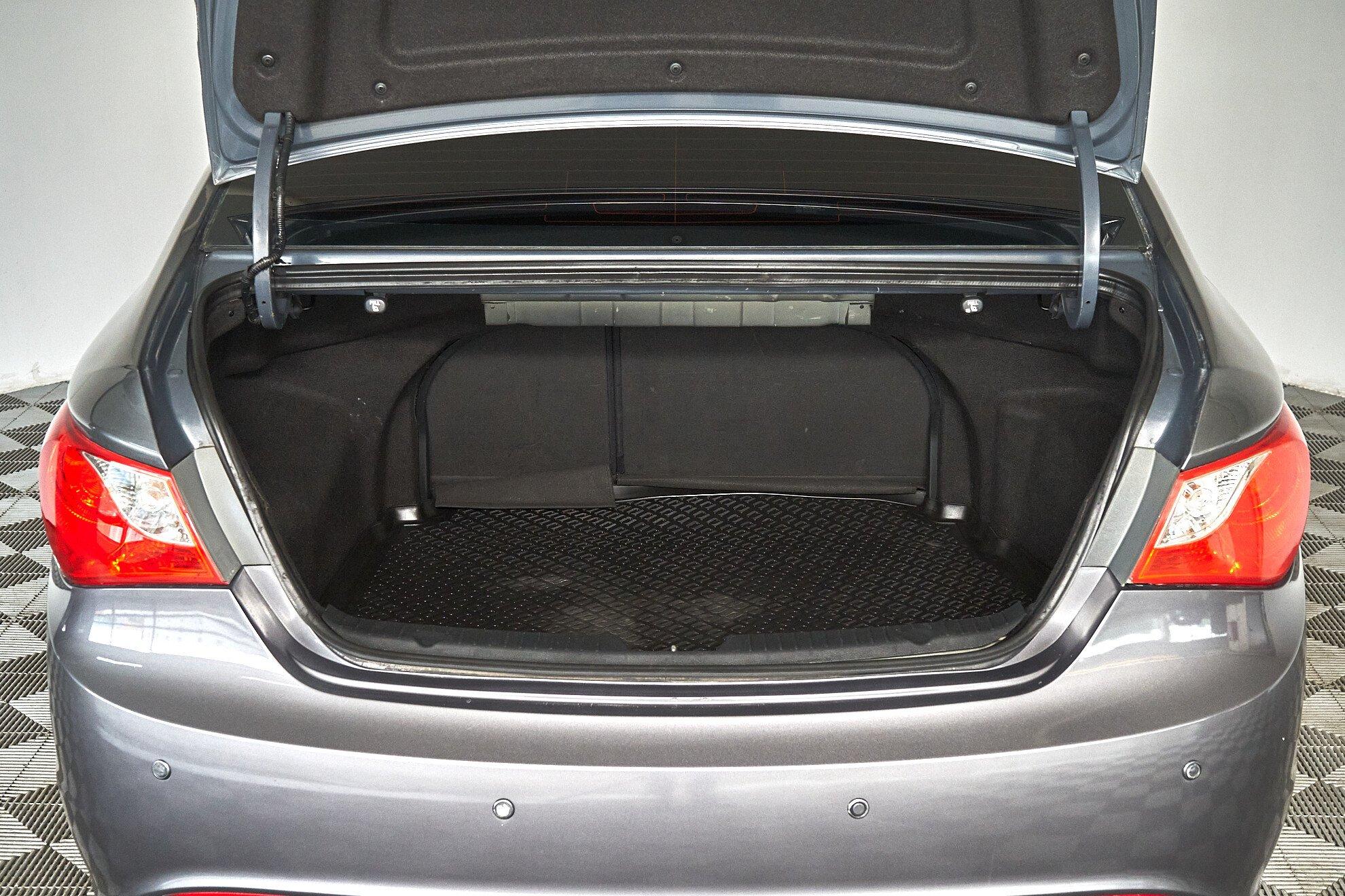 Hyundai Sonata 2012, серый