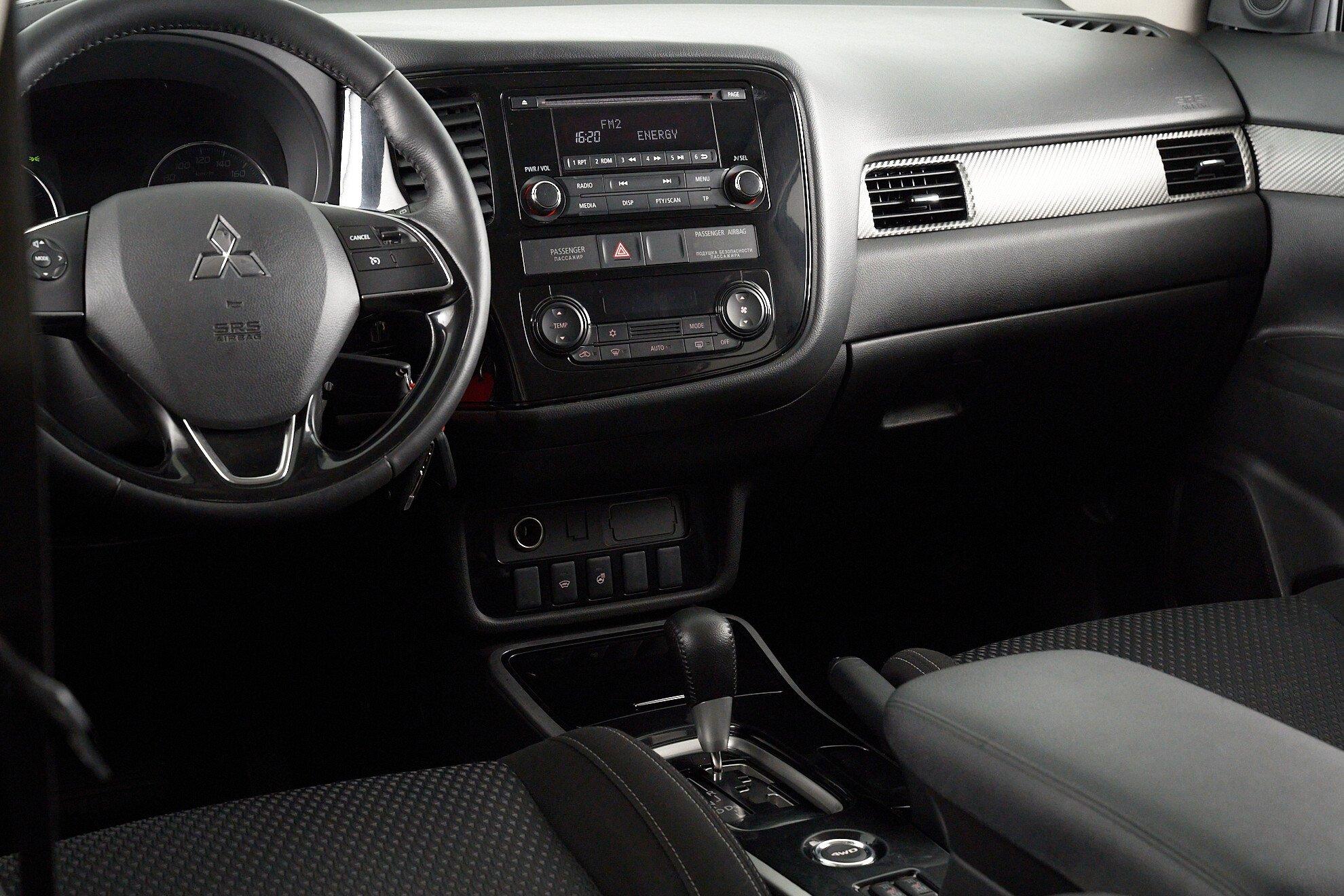 Mitsubishi Outlander 2018, коричневый