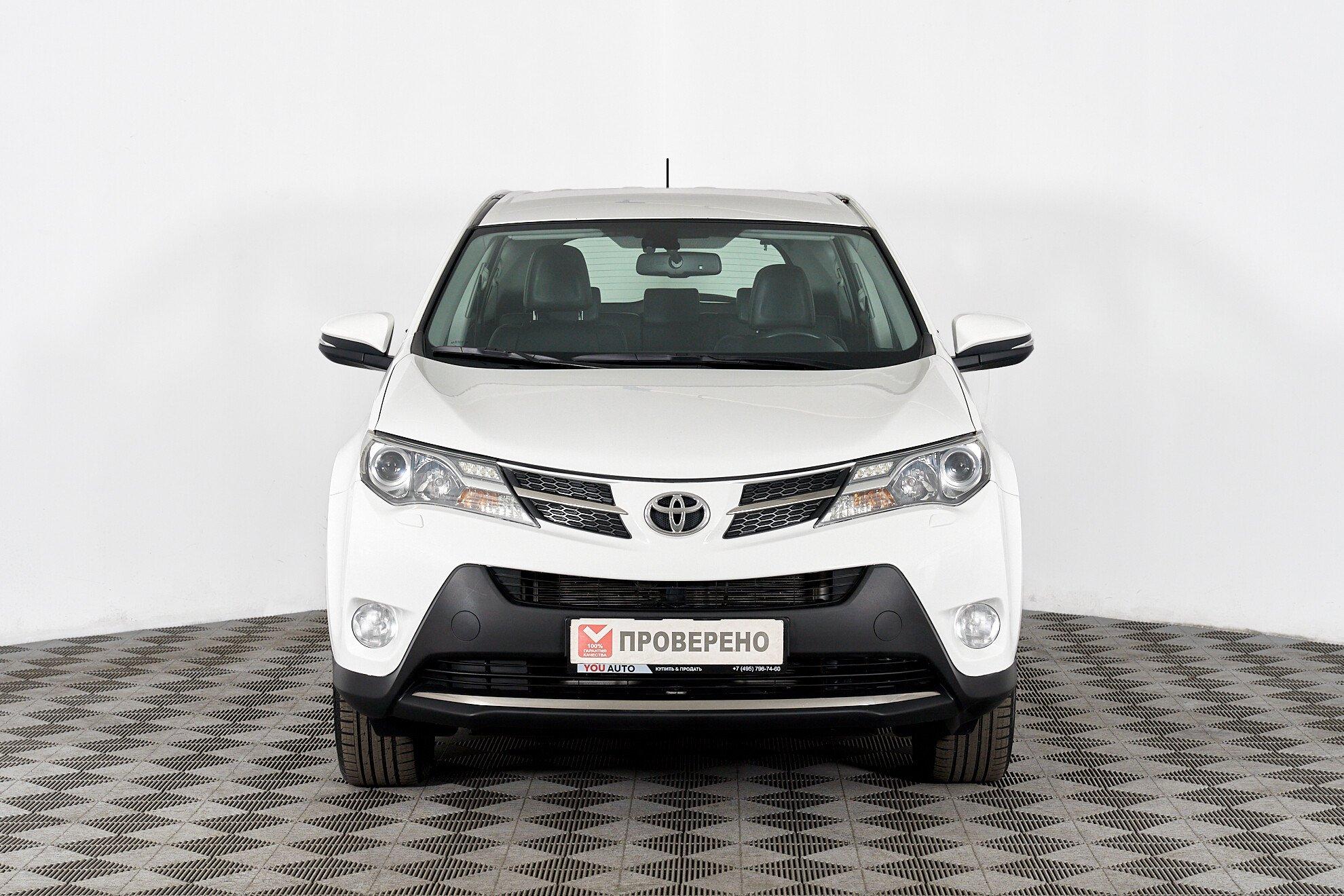 Toyota RAV4 2013, белый