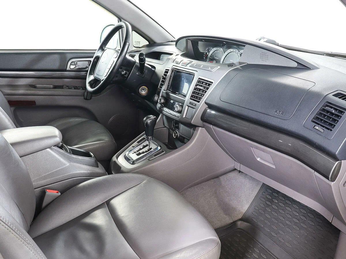 SsangYong Stavic 2018, белый