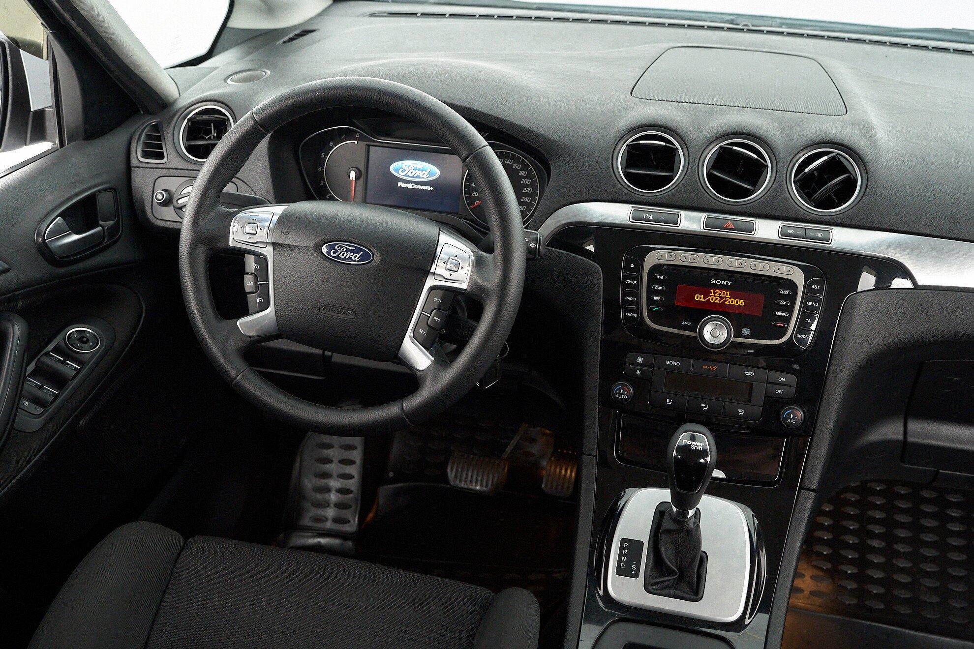 Ford S-MAX 2012, белый