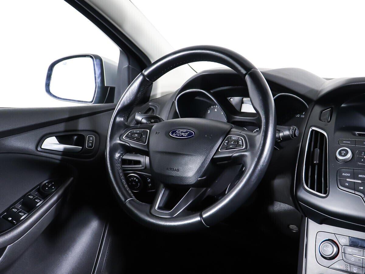 Ford Focus 2018, серебряный
