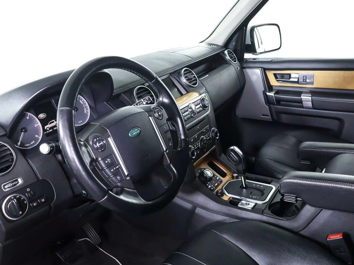 Land Rover Discovery 2010, белый