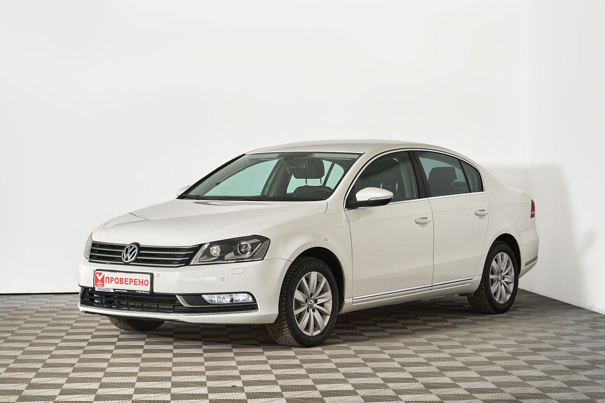Volkswagen Passat 2011, белый