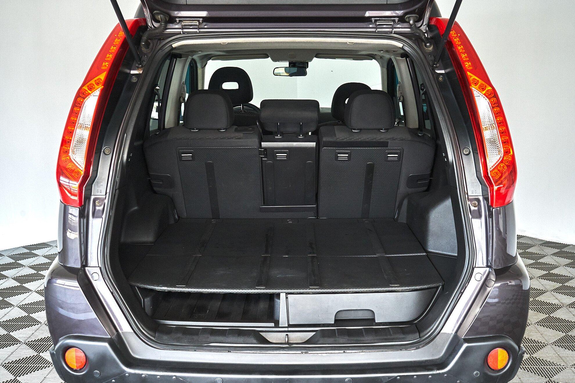 Nissan X-Trail 2011, серый