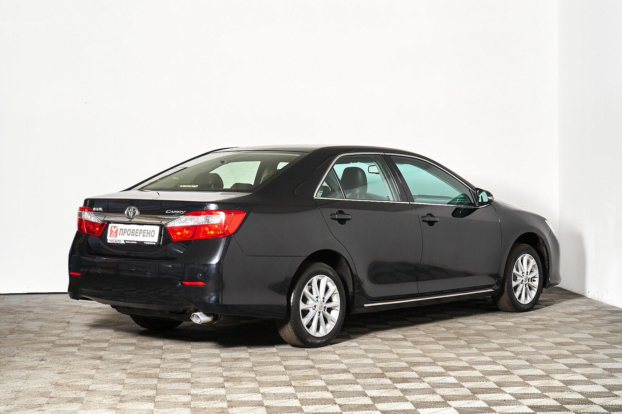 Toyota Camry 2014, черный