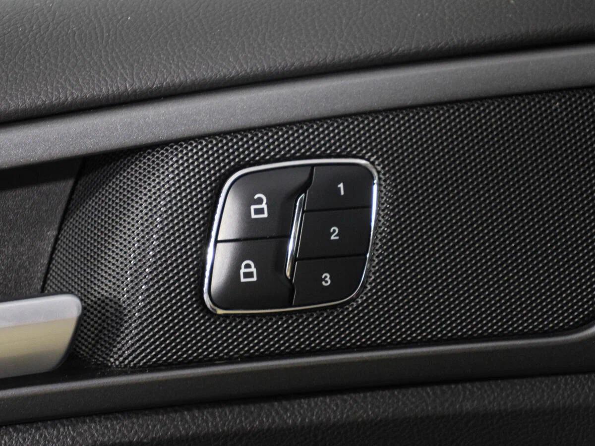 Ford Mondeo 2015, белый