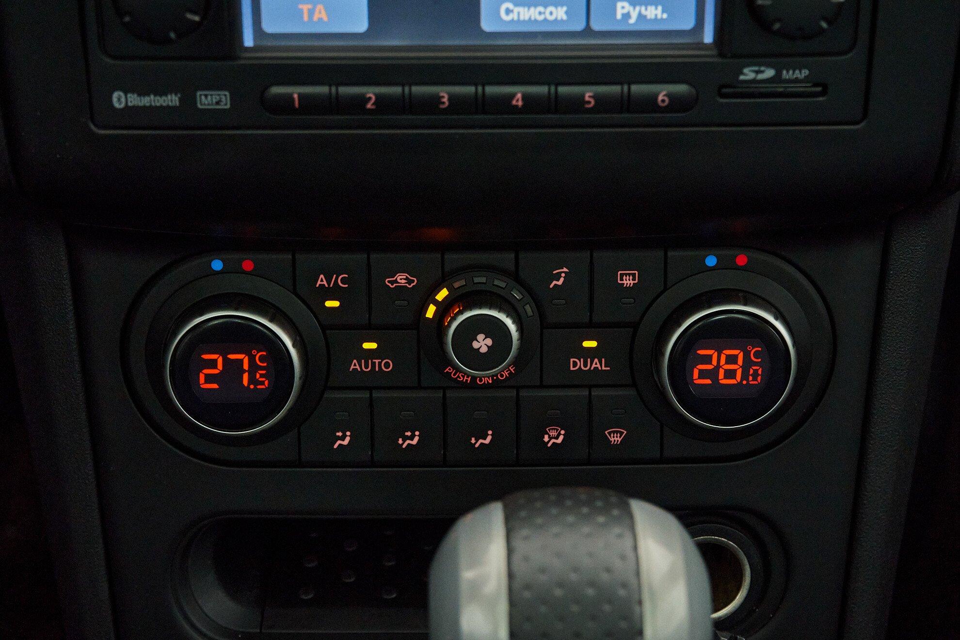 Nissan Qashqai 2011, серебряный