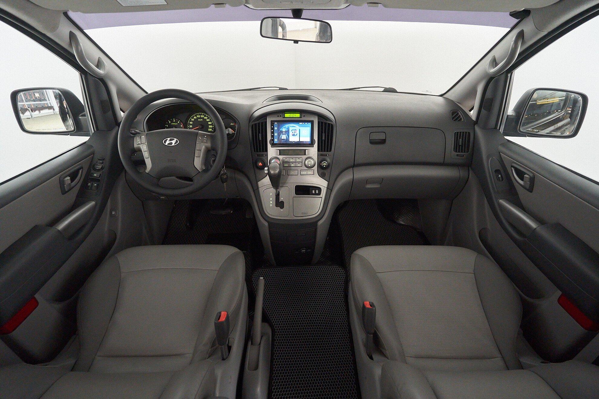 Hyundai Grand Starex 2010, черный