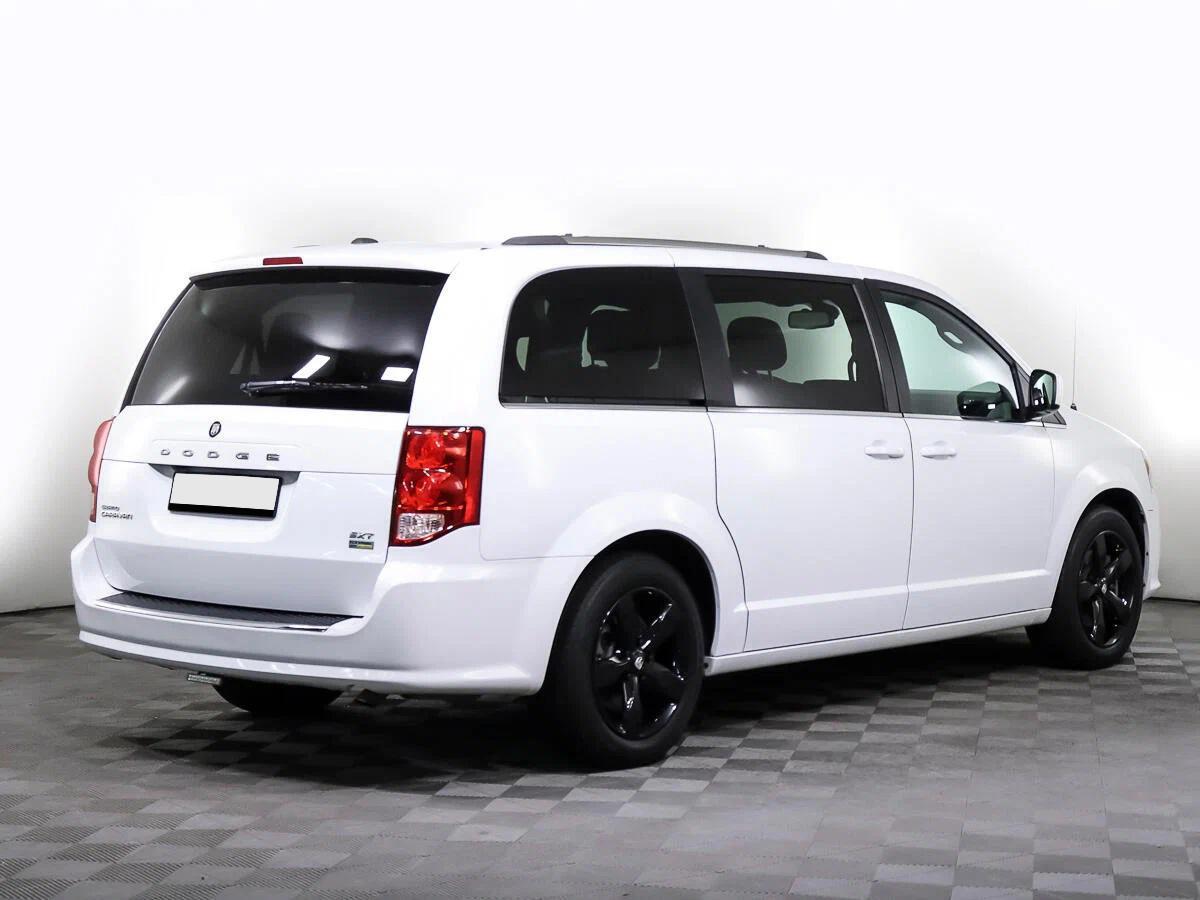 Dodge Caravan 2015, белый