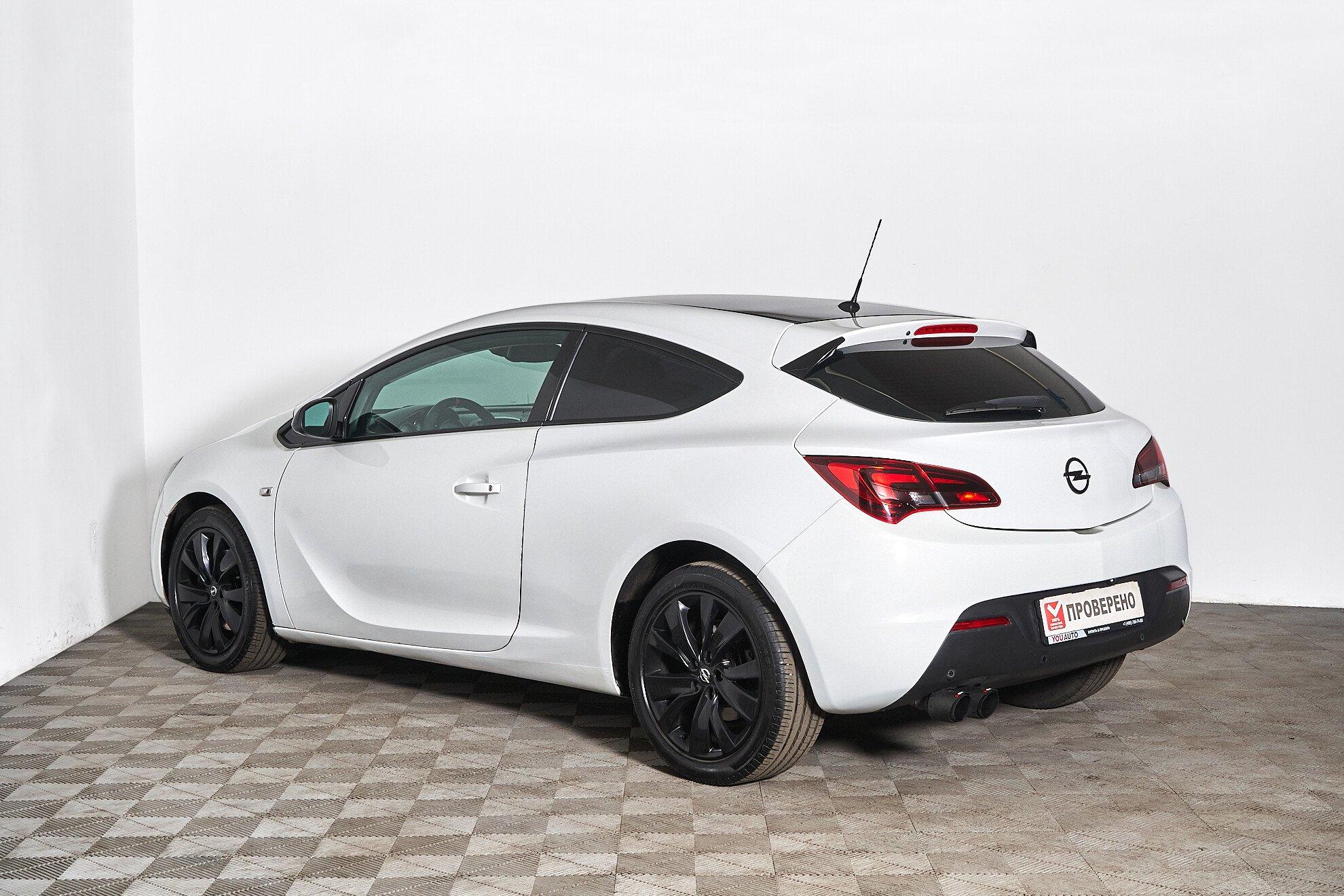 Opel Astra 2013, белый