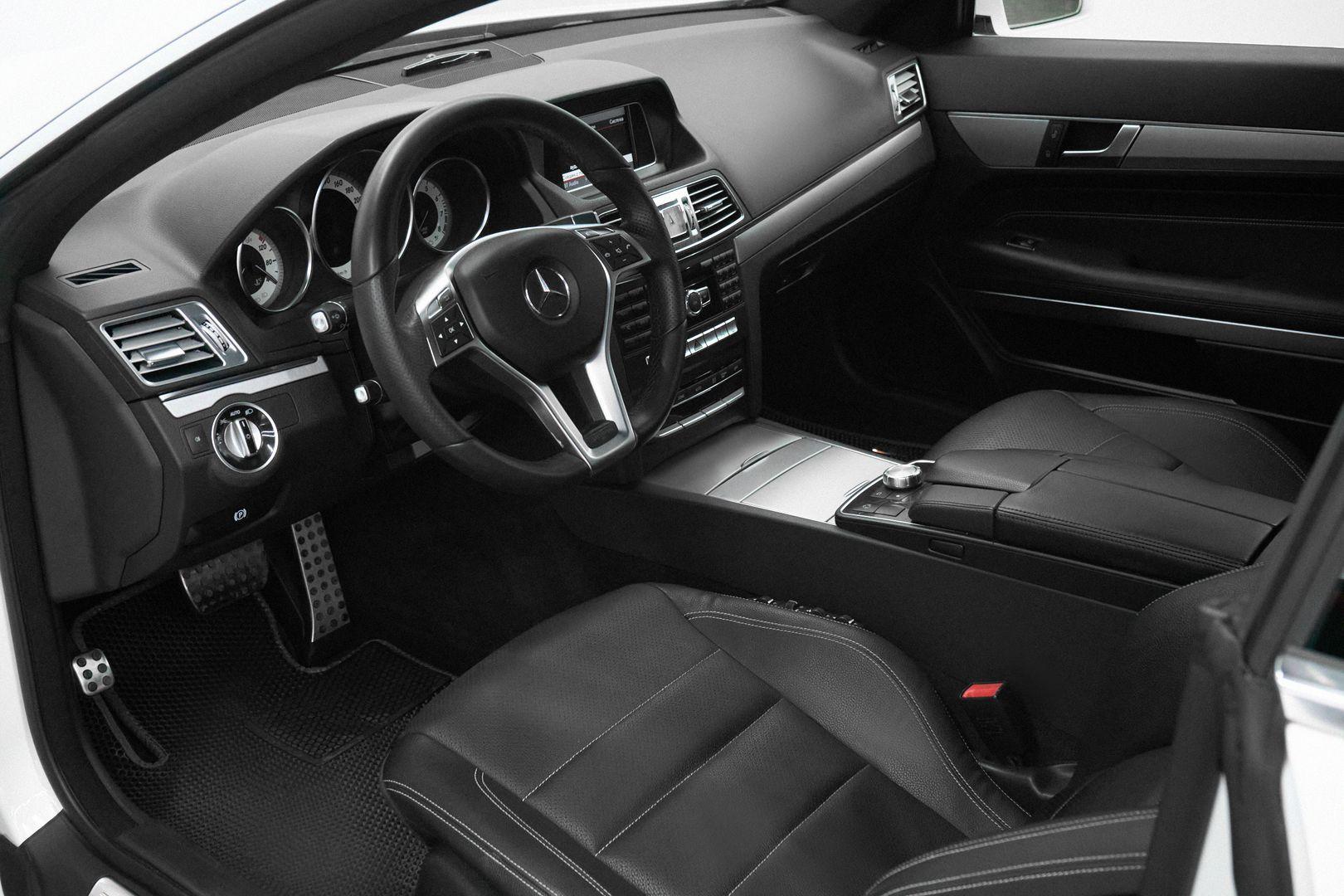 Mercedes-Benz E-Класс 2013, белый