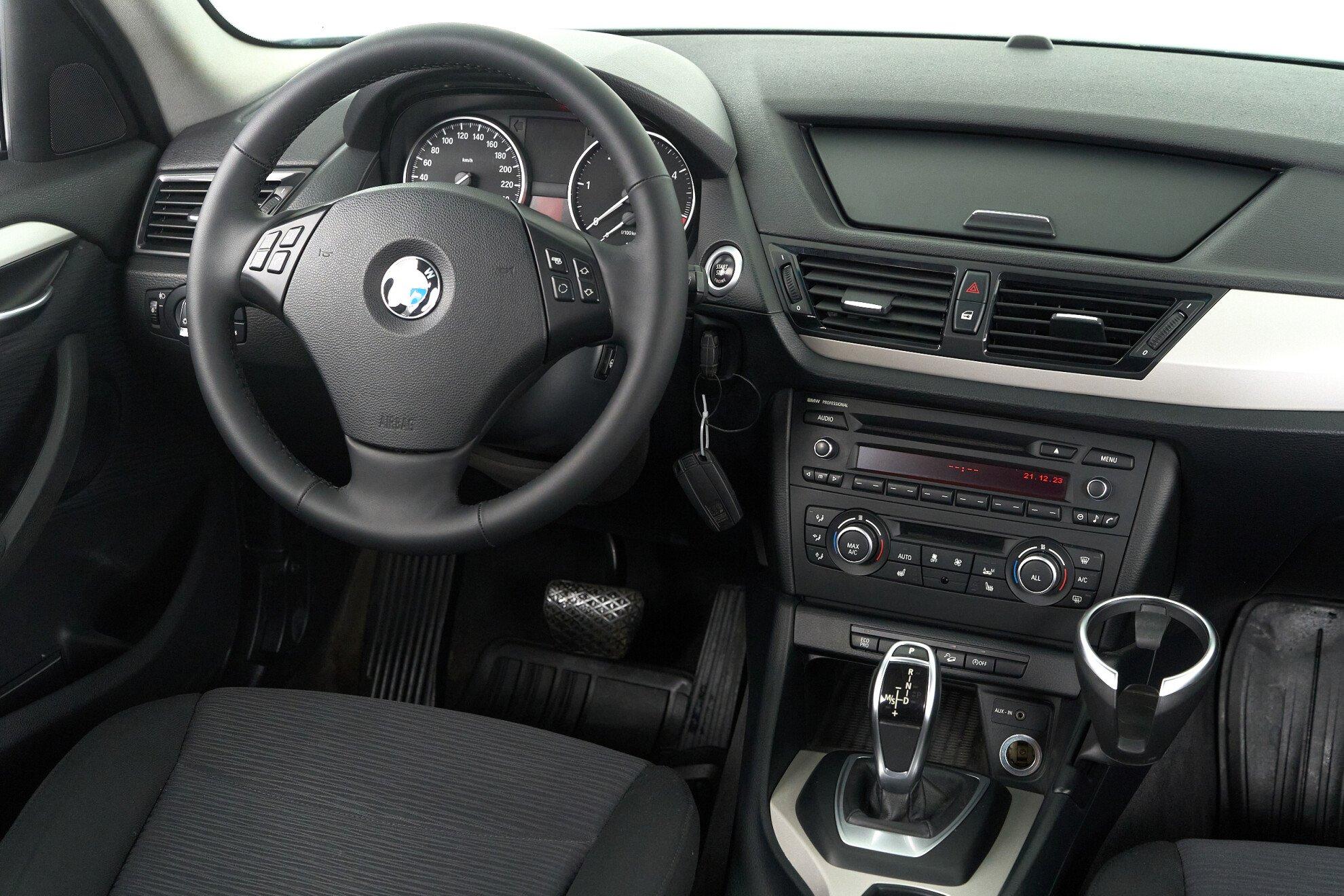 BMW X1 2014, белый