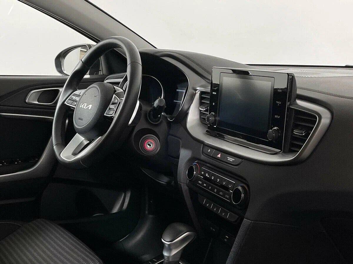 Kia Ceed 2021, коричневый