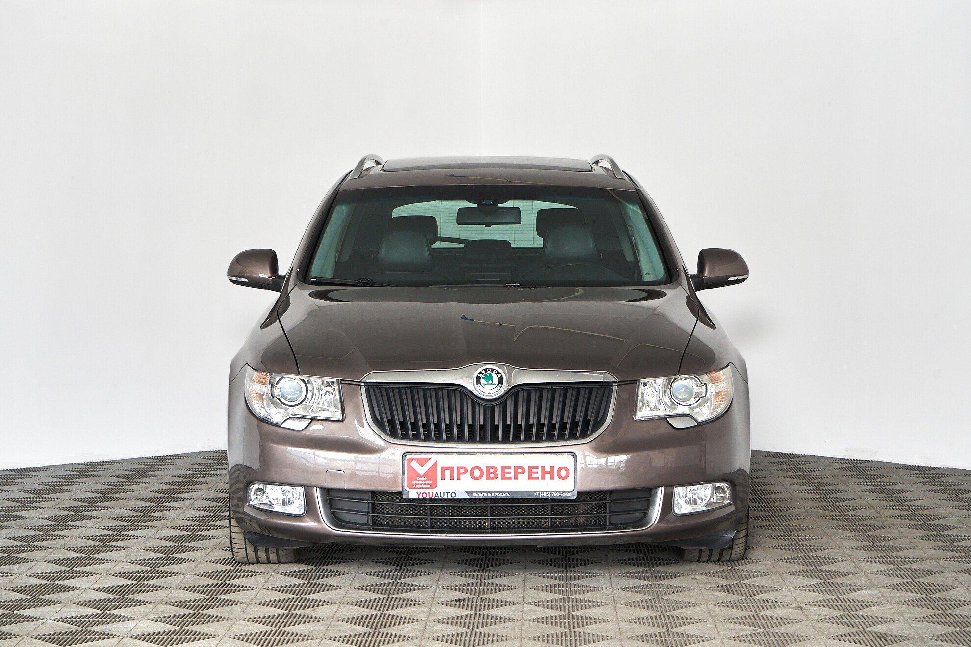 Skoda Superb 2011, коричневый