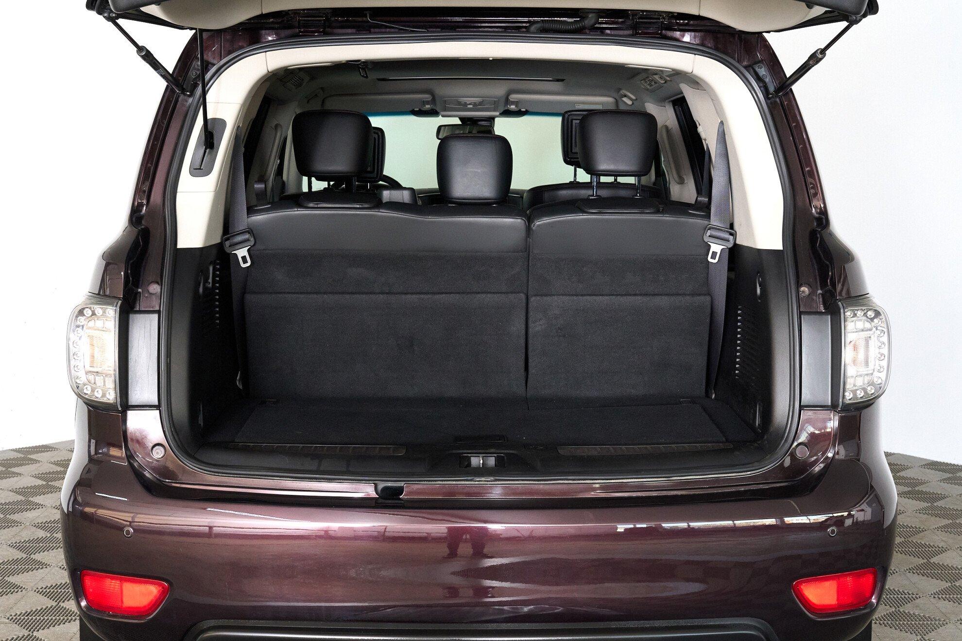 Nissan Patrol 2012, фиолетовый