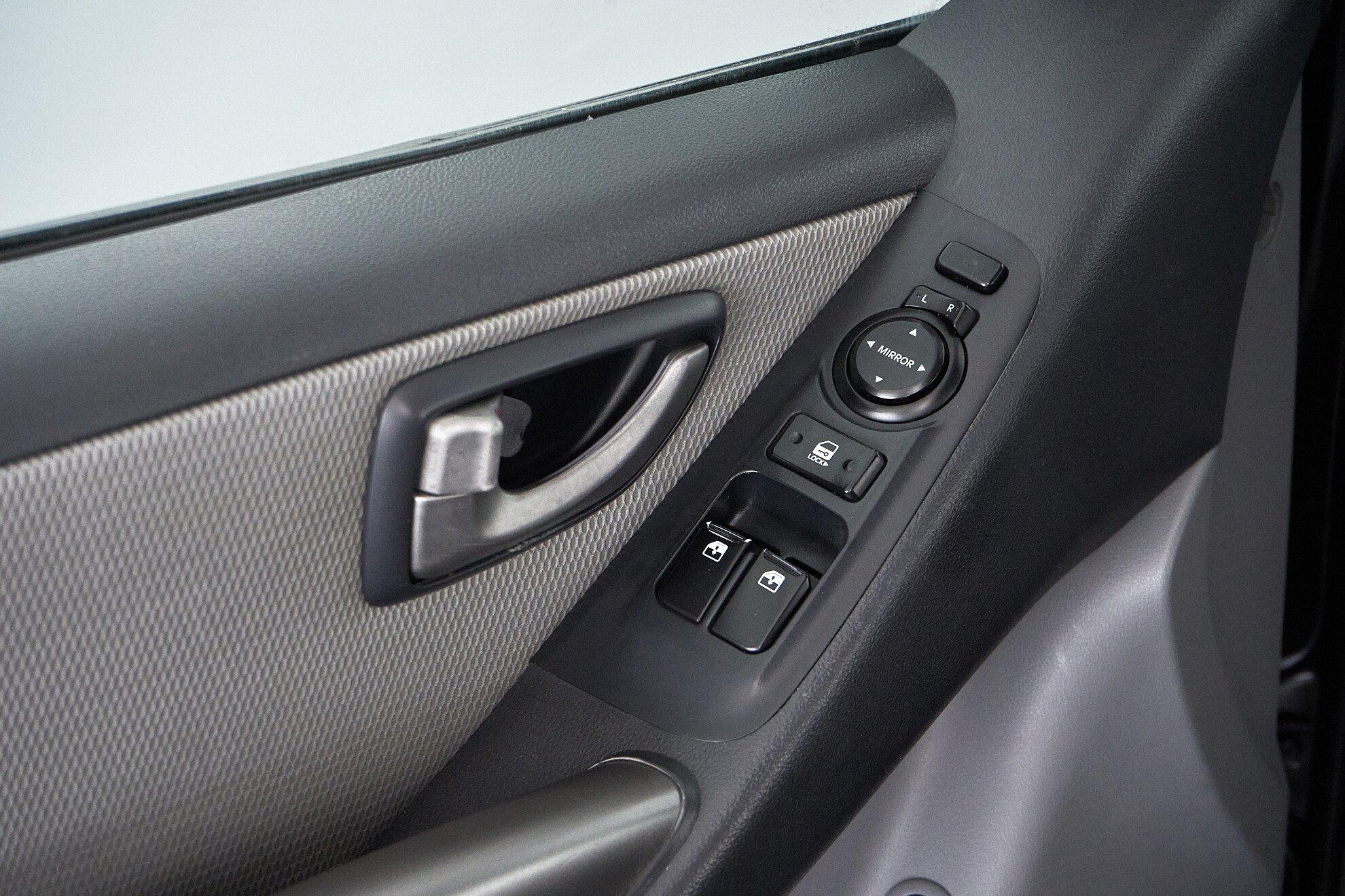 Hyundai Grand Starex 2011, черный