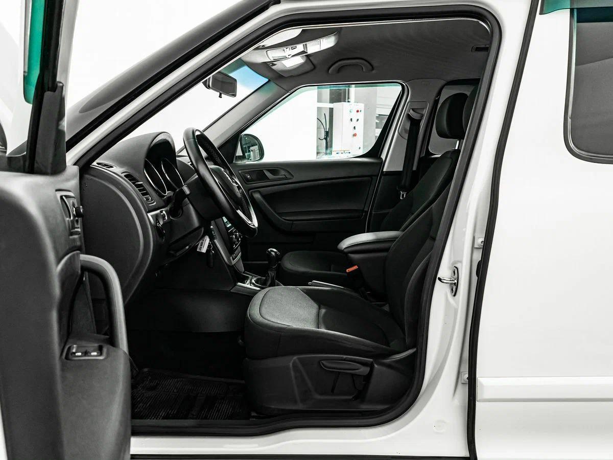 Skoda Yeti 2014, белый