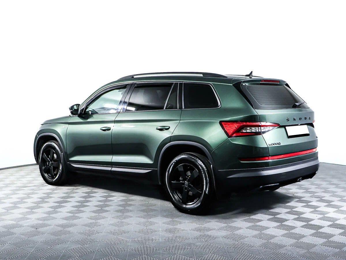 Skoda Kodiaq 2021, зеленый