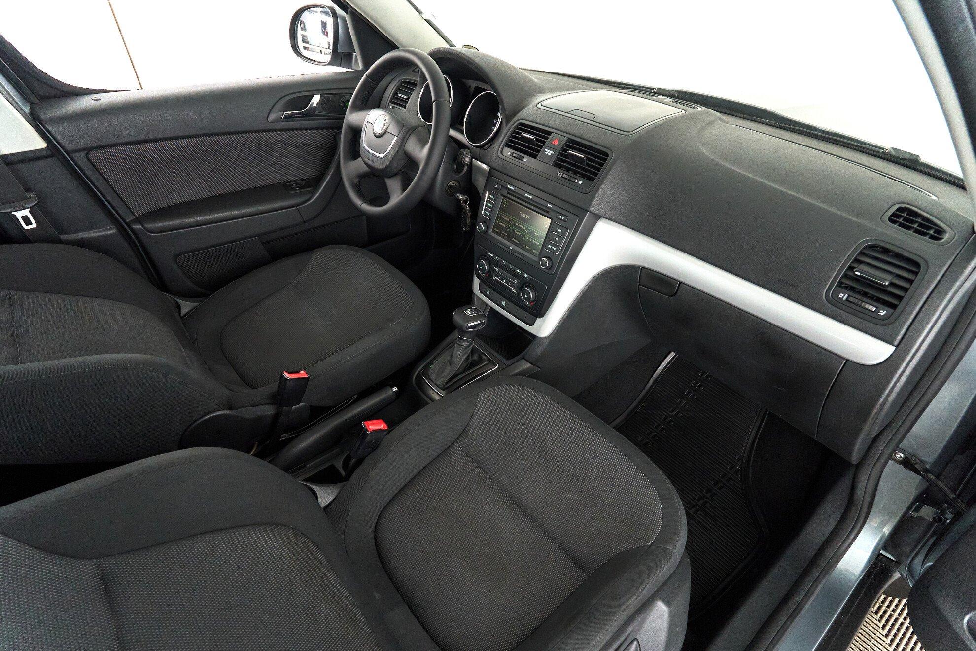 Skoda Yeti 2013, серый