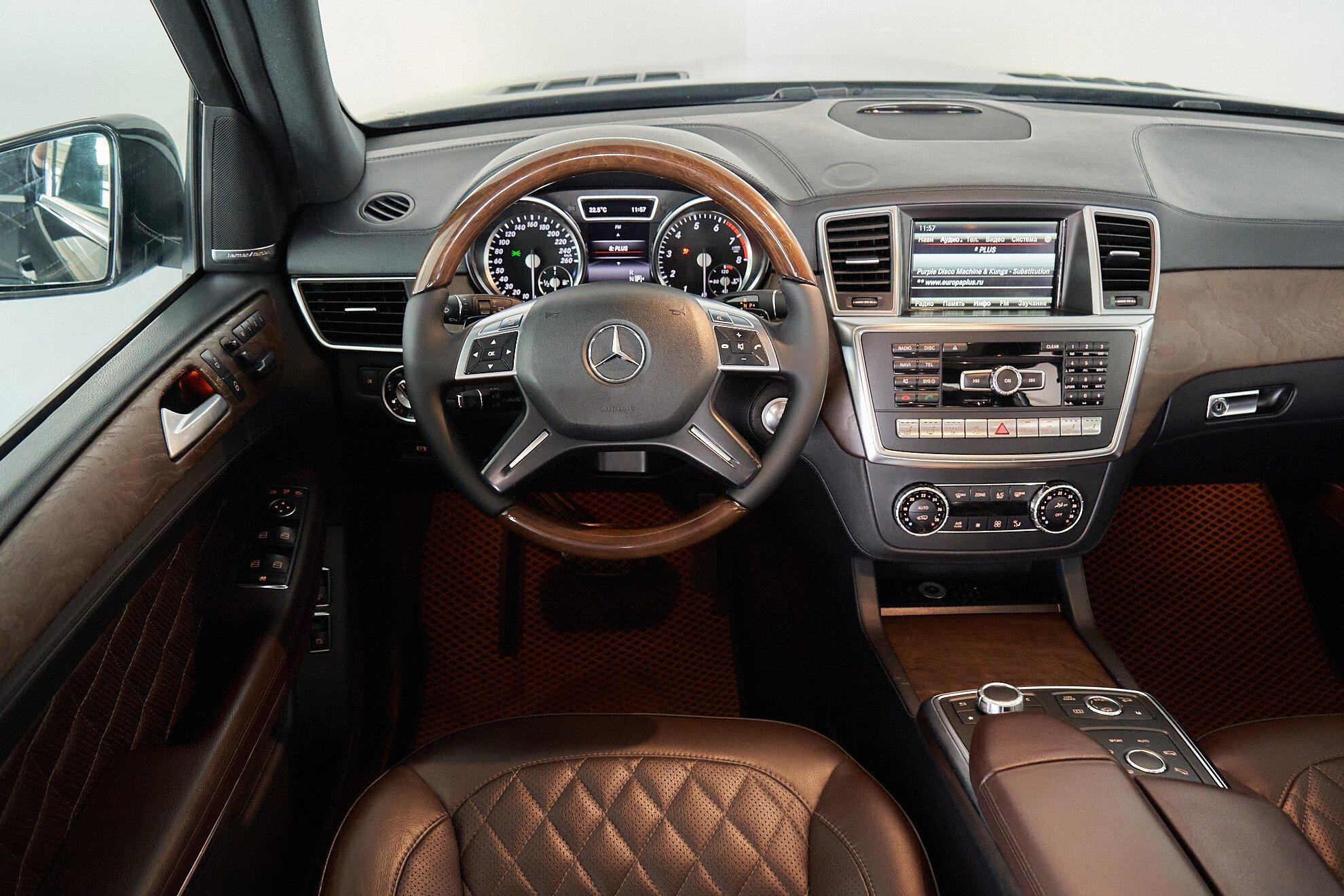 Mercedes-Benz GL-Класс 2012, черный