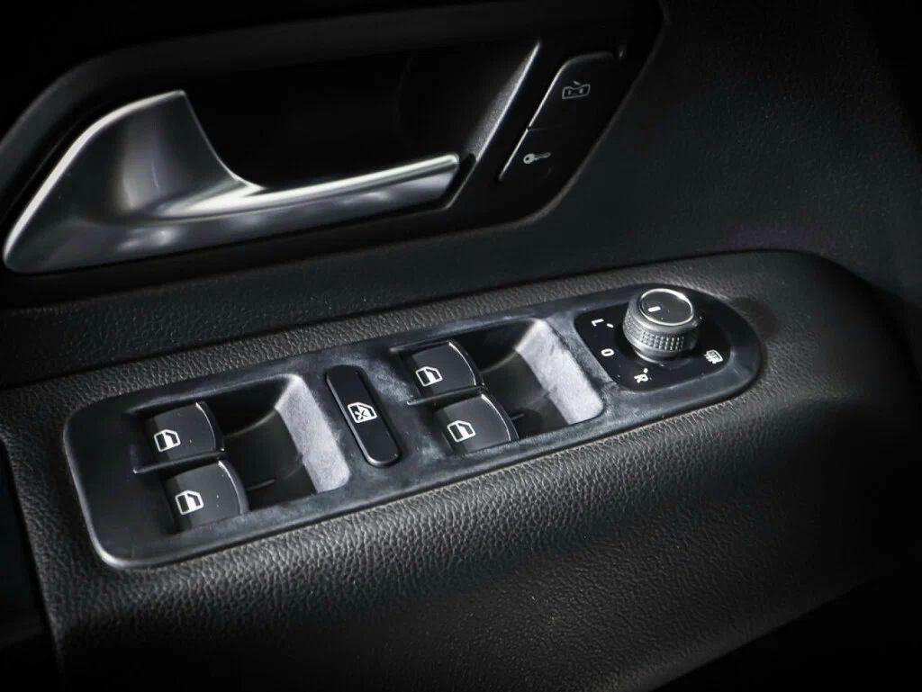 Volkswagen Amarok 2017, синий