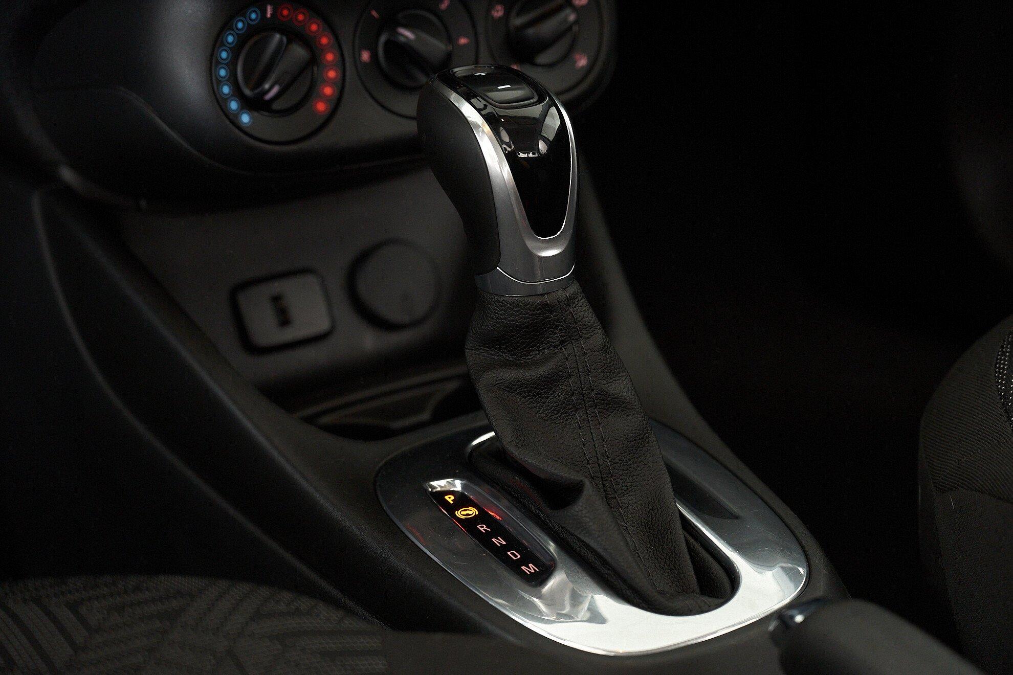Opel Corsa 2018, черный