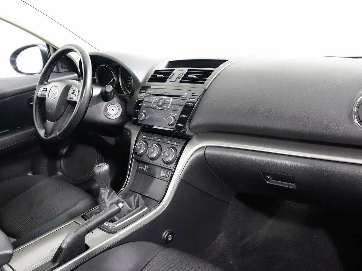 Mazda 6 2011, серебряный
