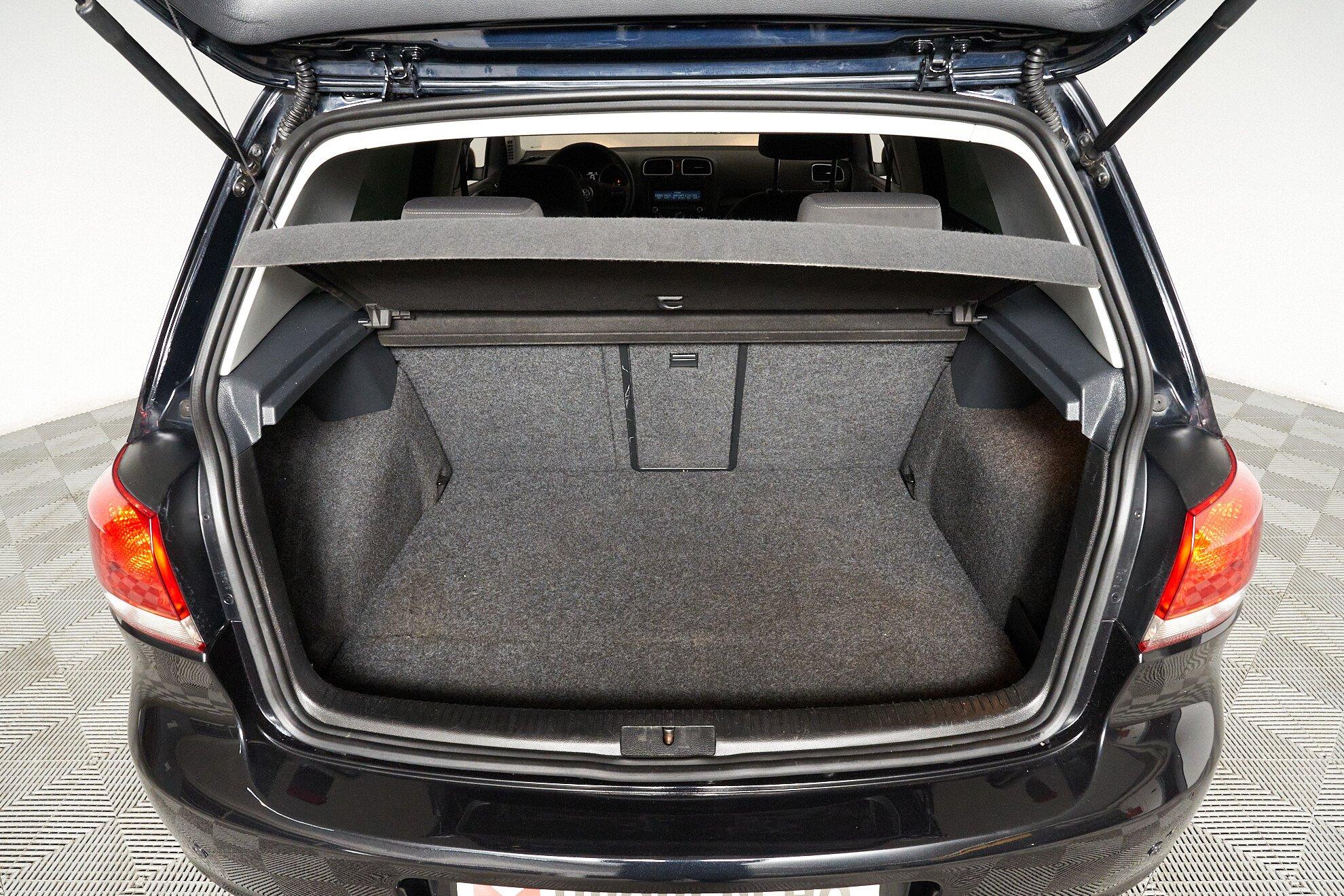 Volkswagen Golf 2012, черный