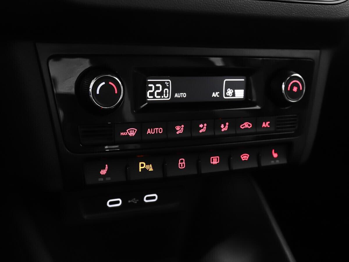 Volkswagen Polo 2022, белый