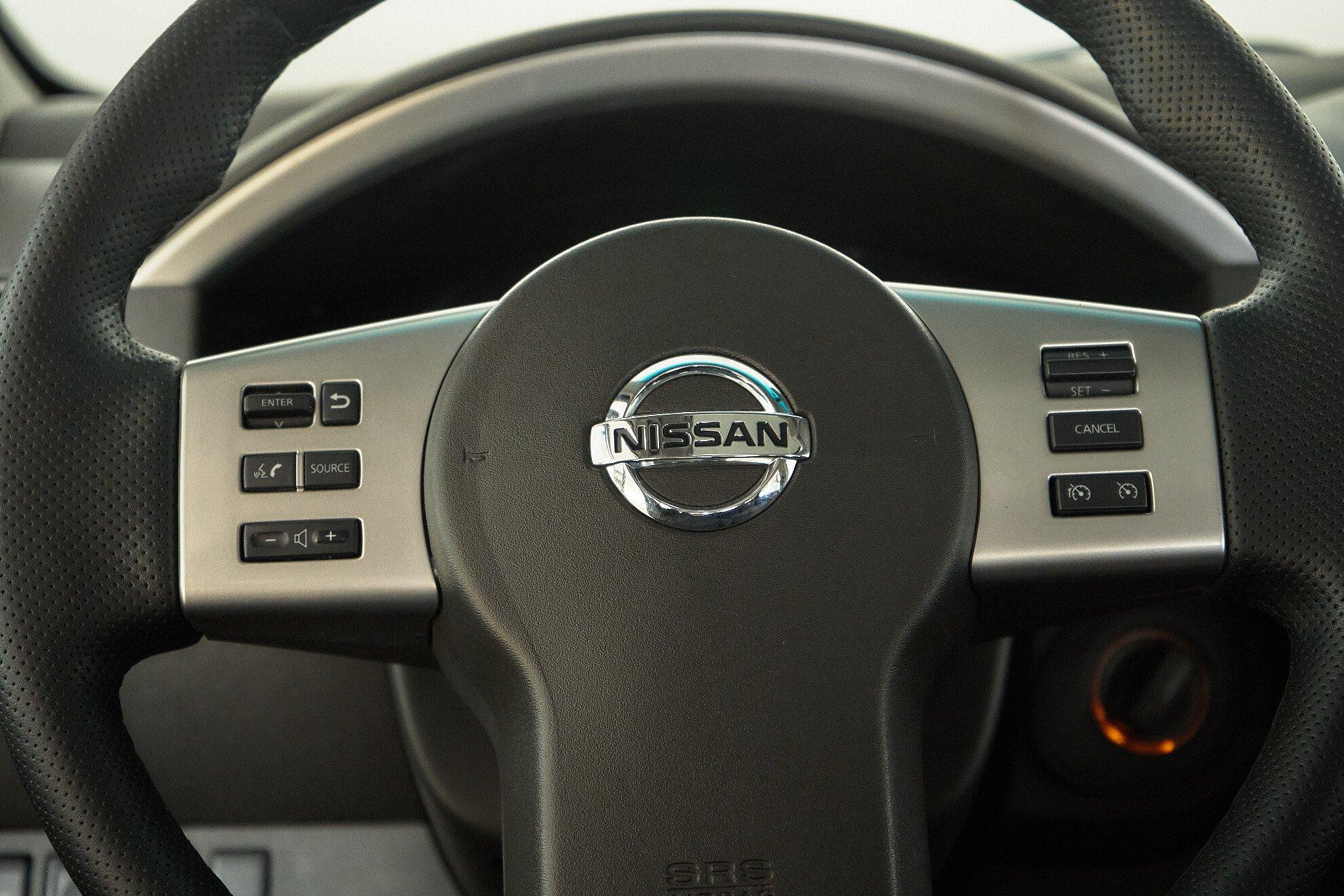 Nissan Pathfinder 2012, черный