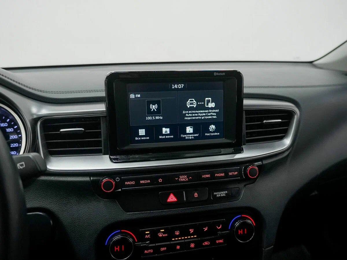 Kia Ceed 2018, красный