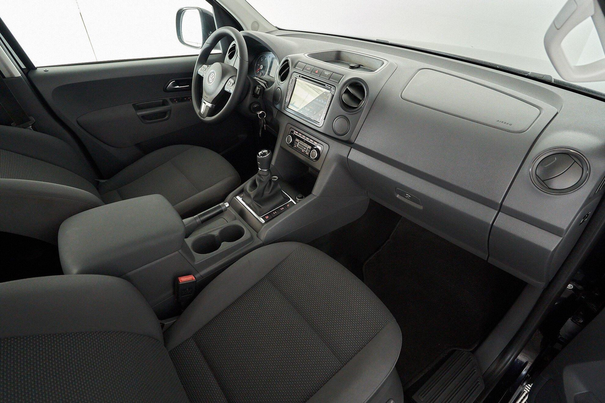 Volkswagen Amarok 2013, черный