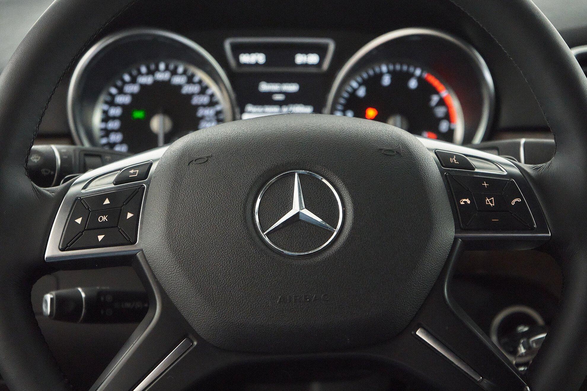 Mercedes-Benz M-Класс 2014, черный