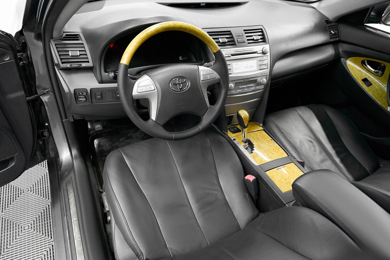 Toyota Camry 2008, серый