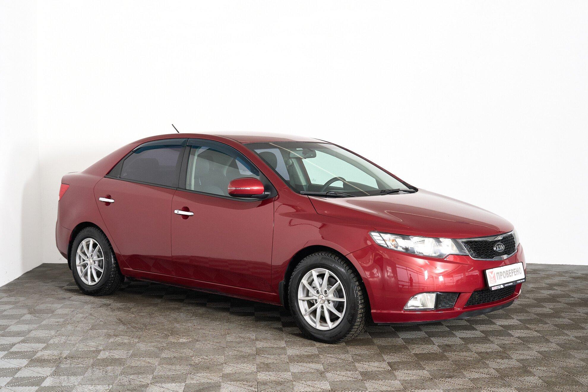 Kia Cerato 2011, красный