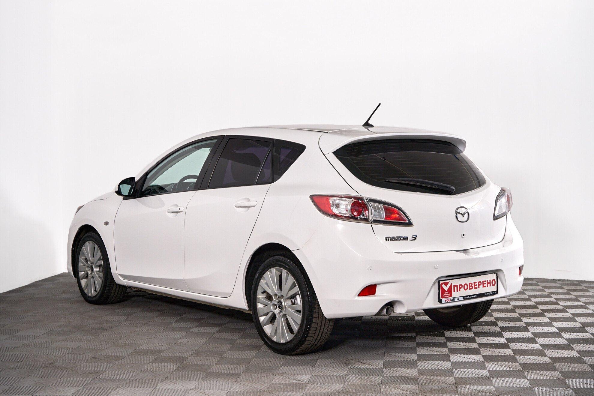 Mazda 3 2013, белый