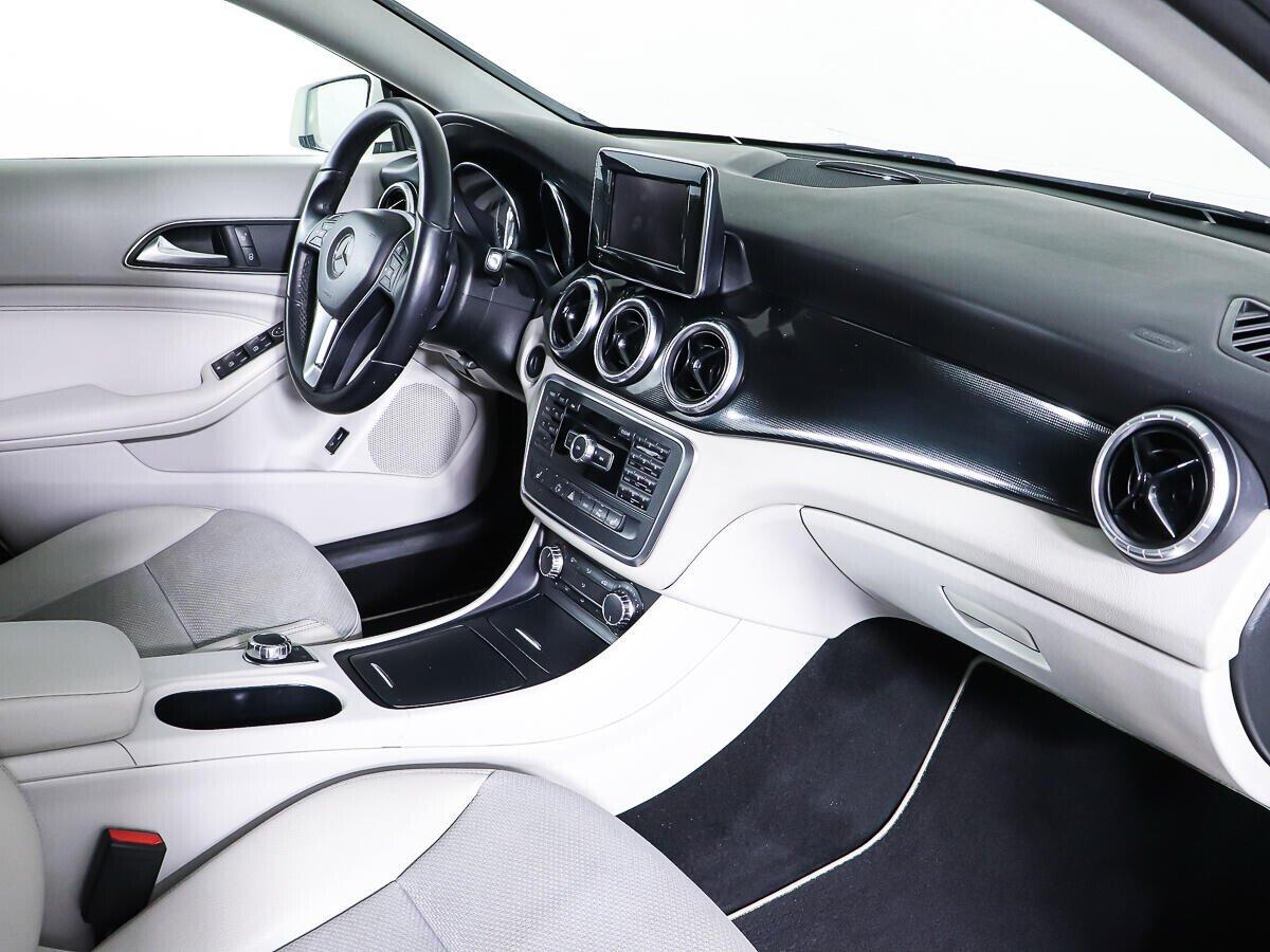 Mercedes-Benz CLA 2015, белый