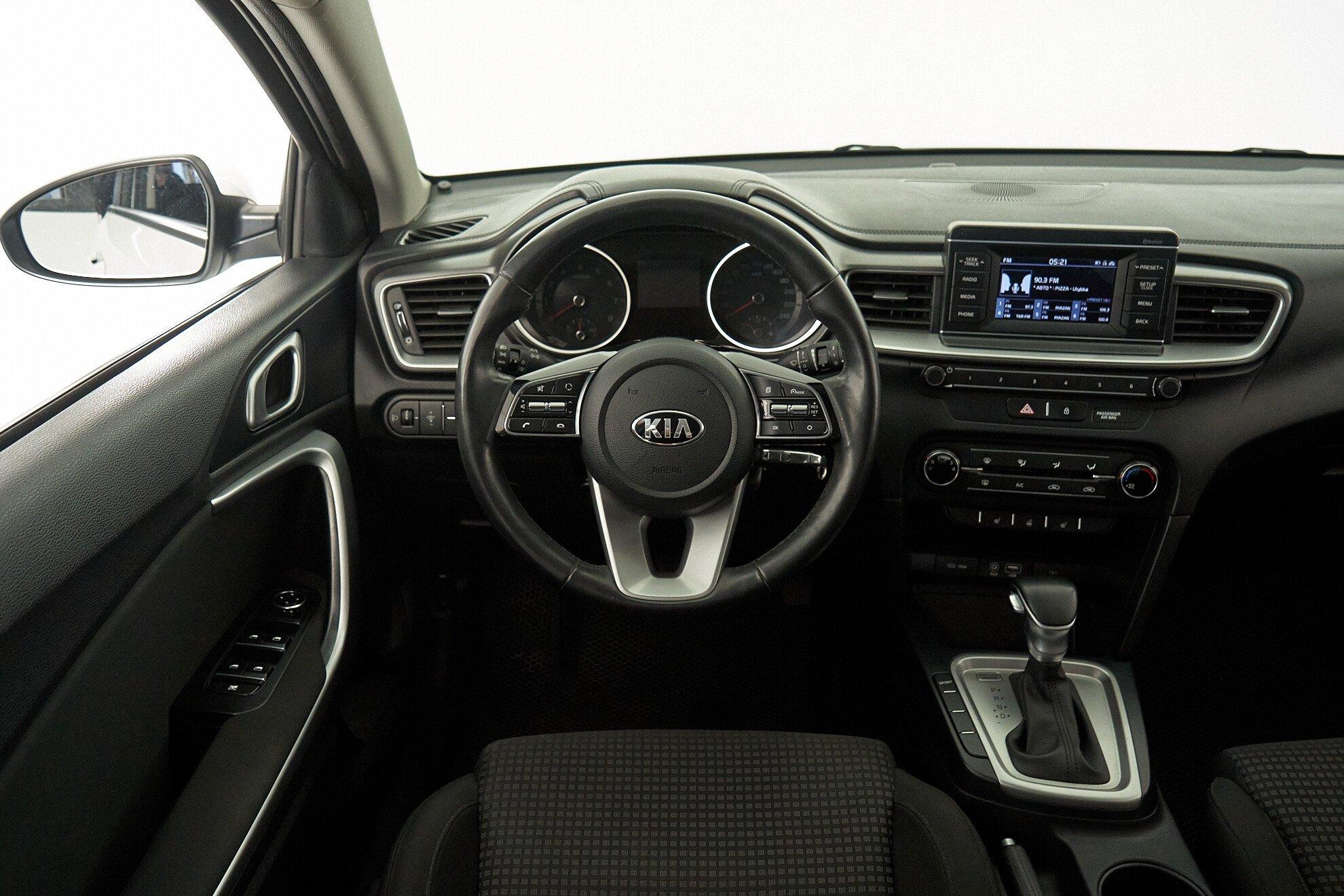 Kia Ceed 2018, белый