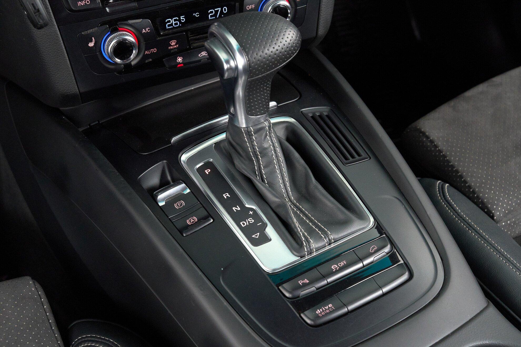 Audi Q5 2015, черный