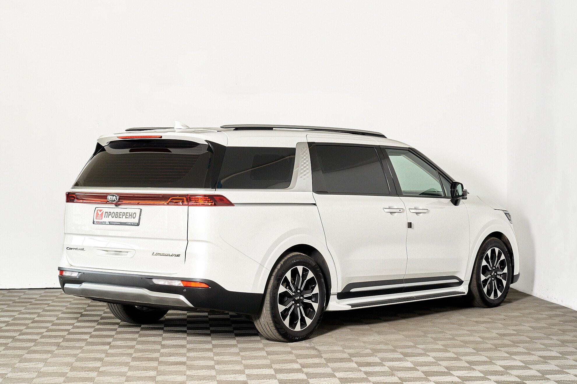 Kia Carnival 2023, белый