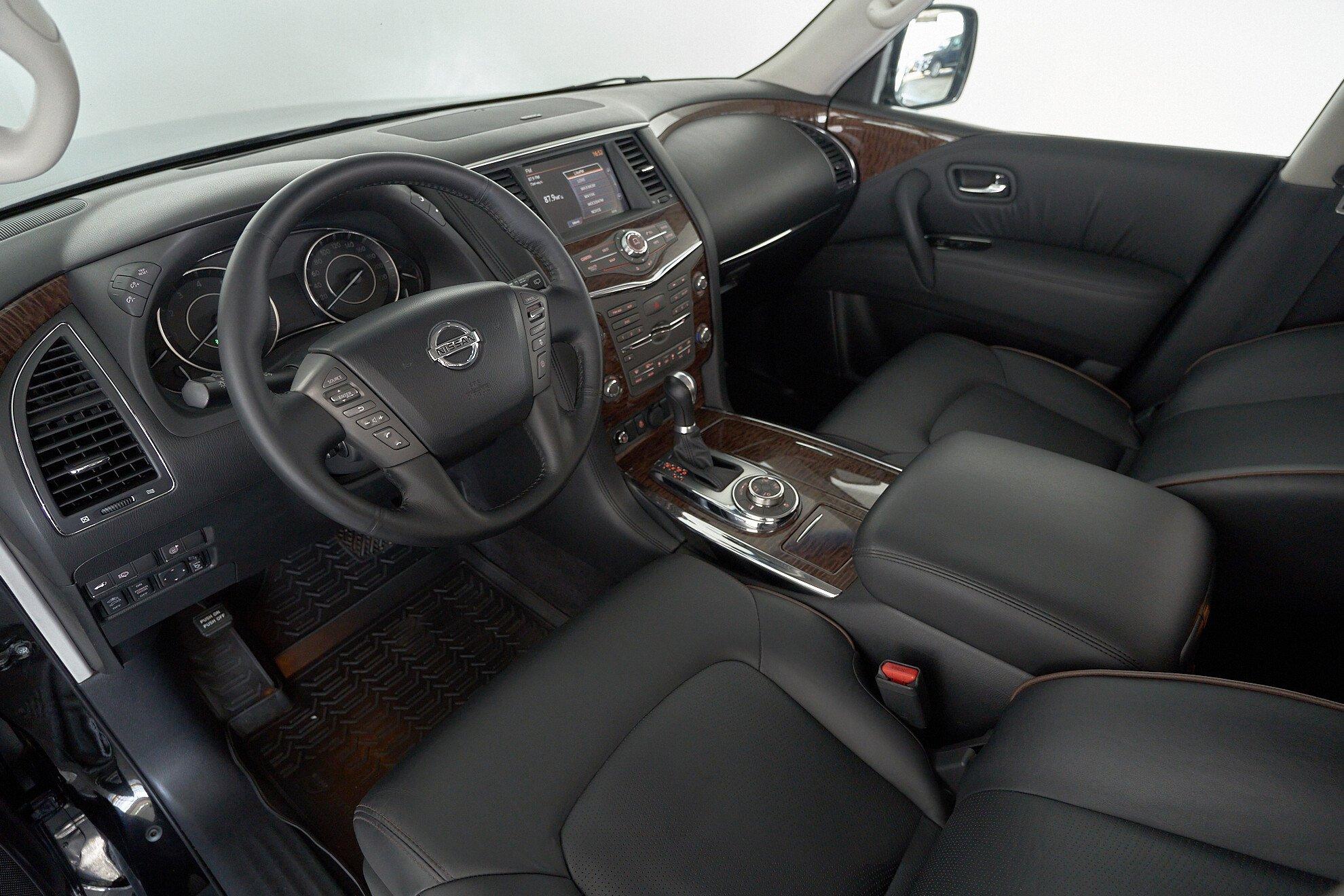 Nissan Patrol 2010, черный
