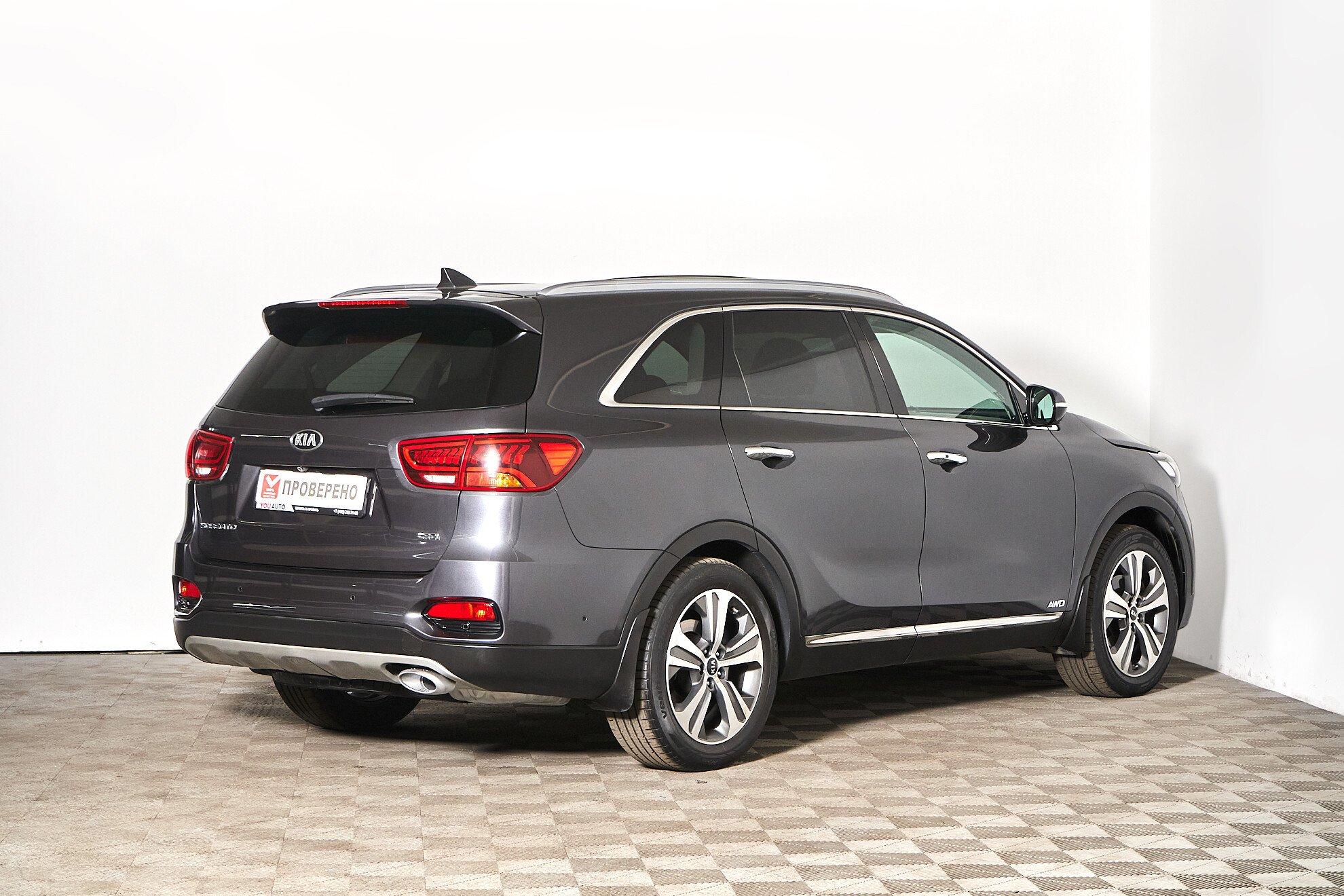 Kia Sorento 2019, серый
